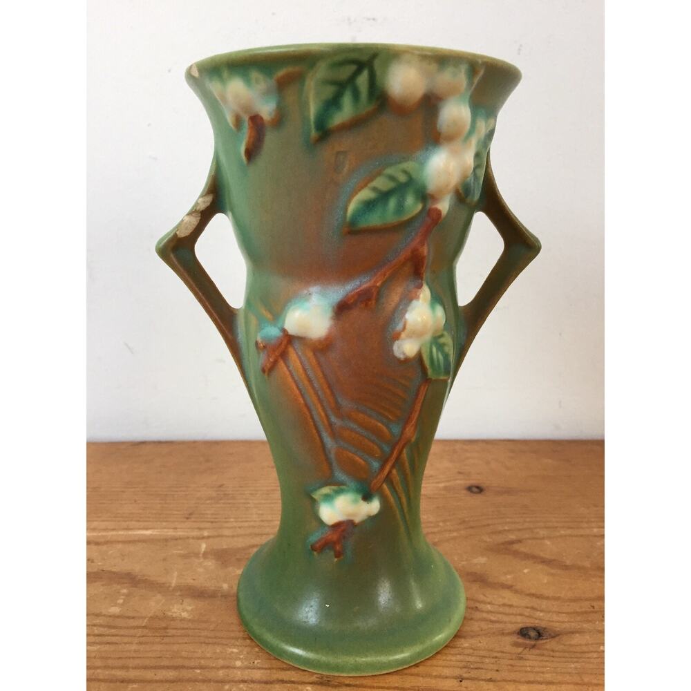 Vintage 1940s Roseville Art Deco Pottery USA V-6 Green Snowberry Handled Vase 6"